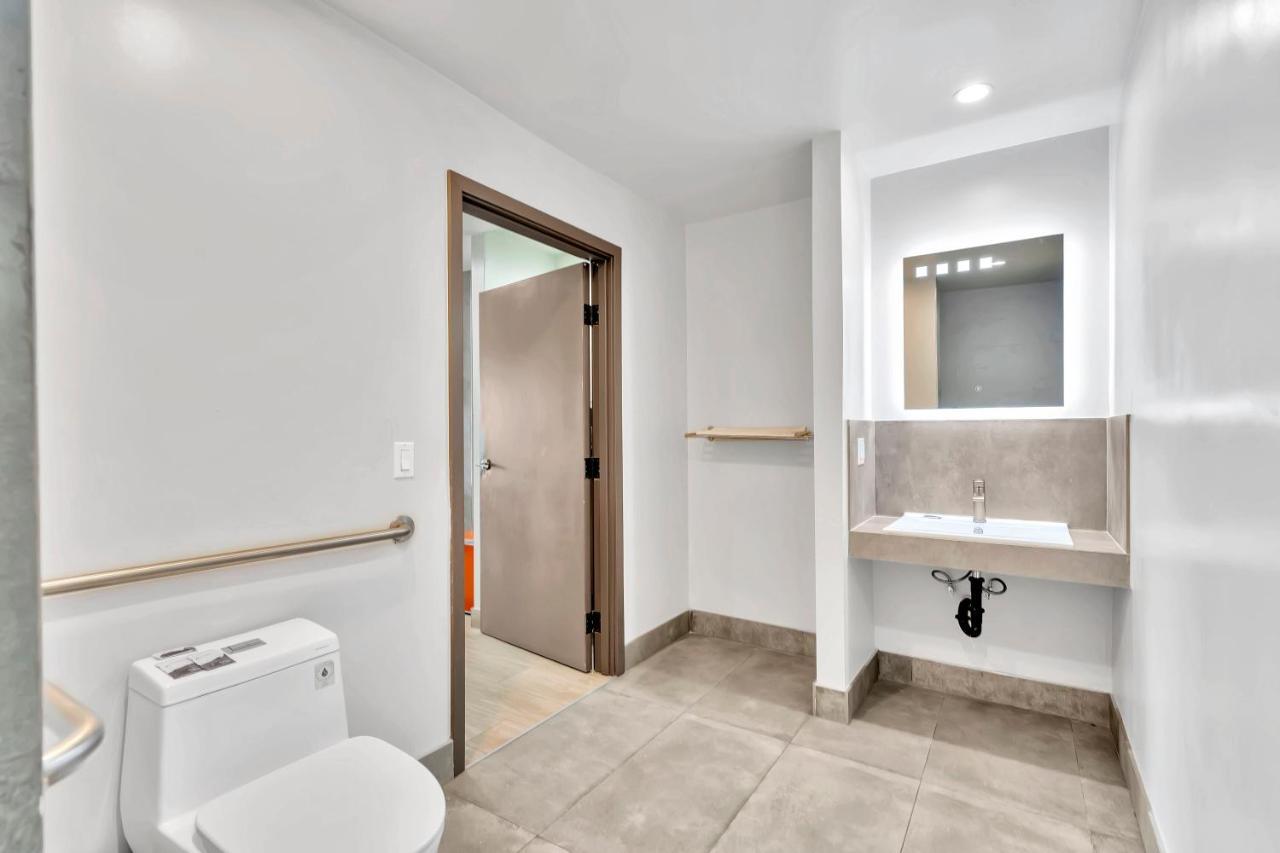 Exclusivo Inn And Suites Lakewood Εξωτερικό φωτογραφία
