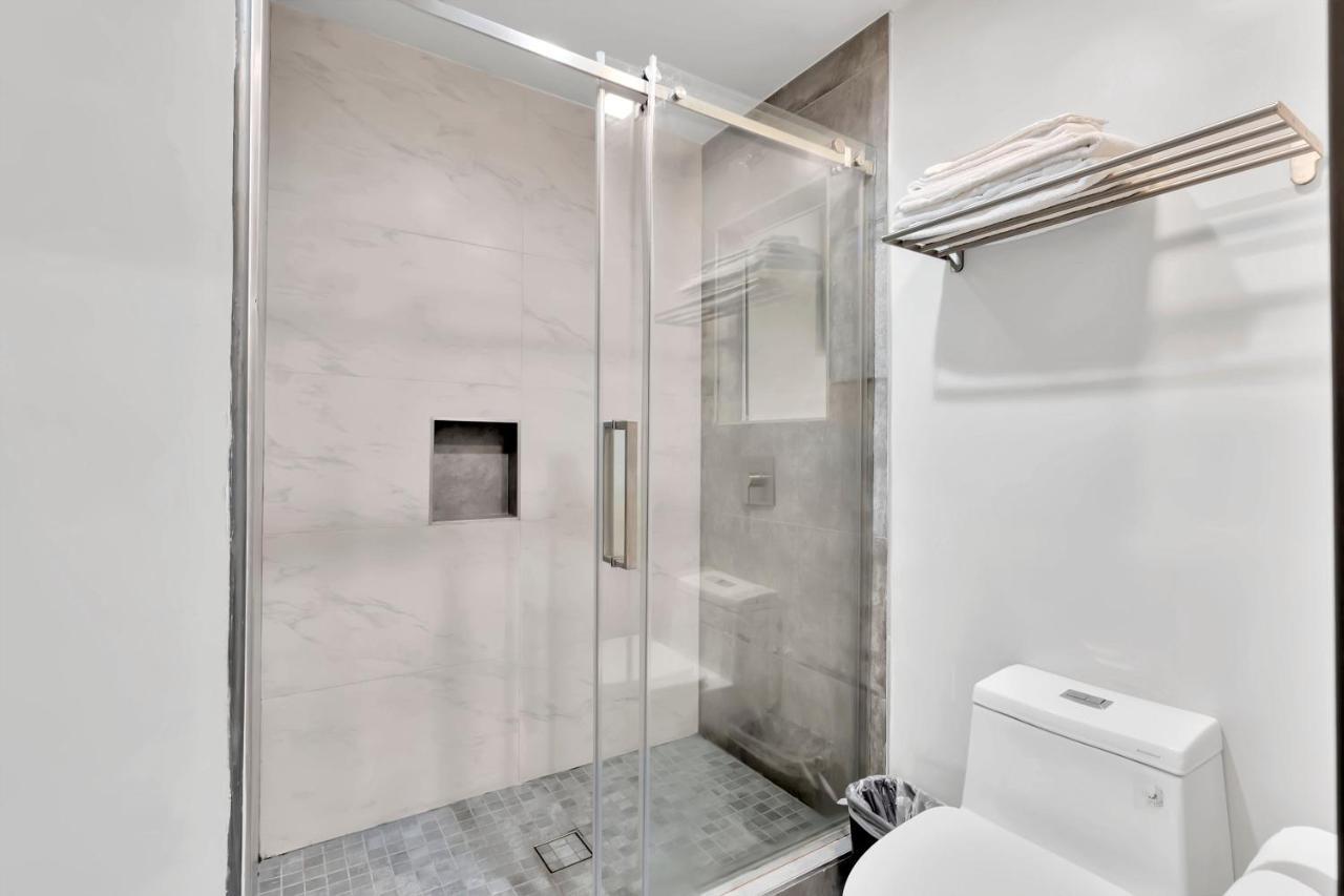 Exclusivo Inn And Suites Lakewood Εξωτερικό φωτογραφία