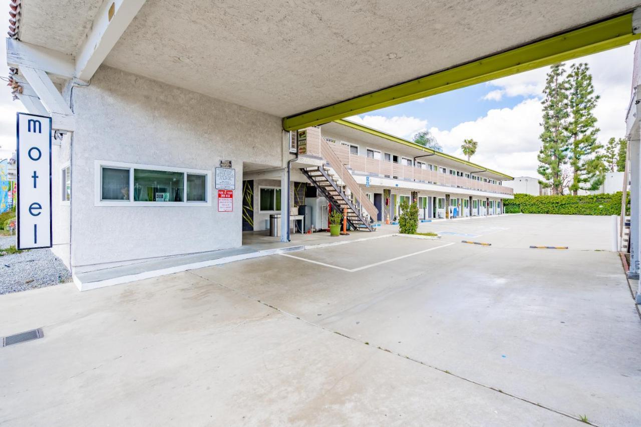 Exclusivo Inn And Suites Lakewood Εξωτερικό φωτογραφία