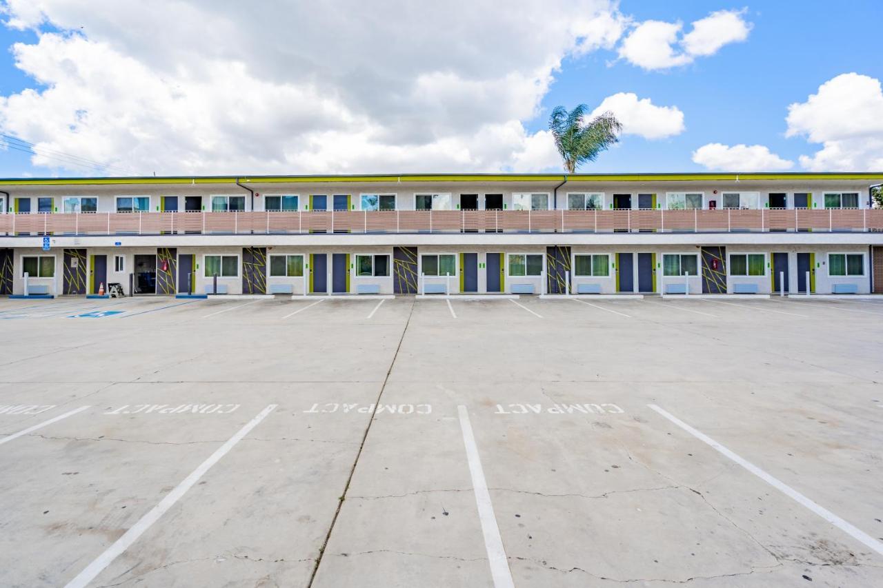 Exclusivo Inn And Suites Lakewood Εξωτερικό φωτογραφία